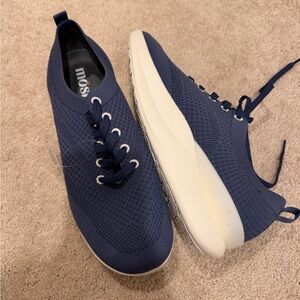 MOSHN Leap Blue indigo sneakers 10W NWT